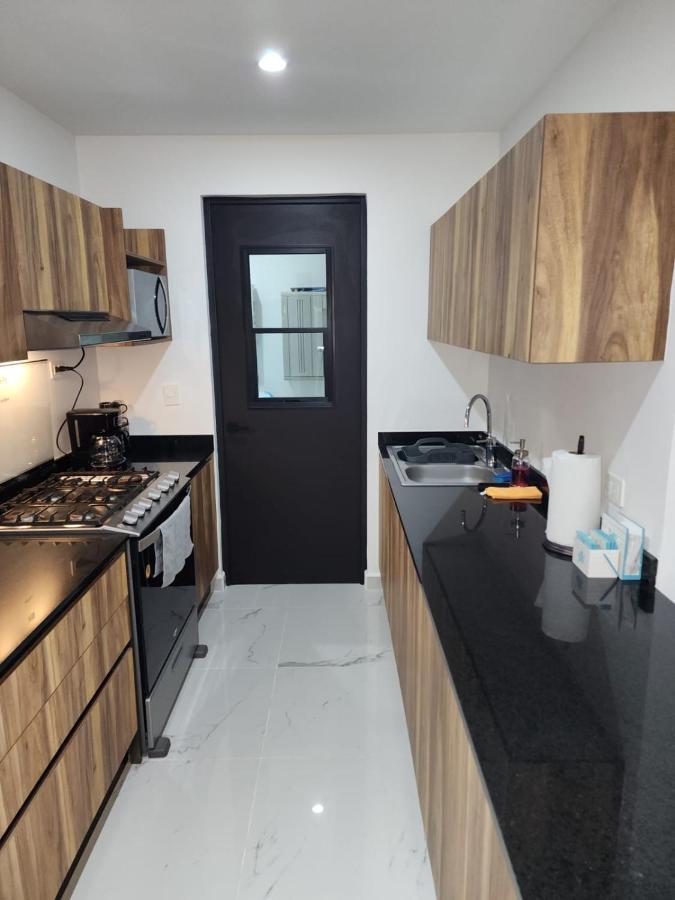 Astoria Gated Condos Канкун Екстериор снимка