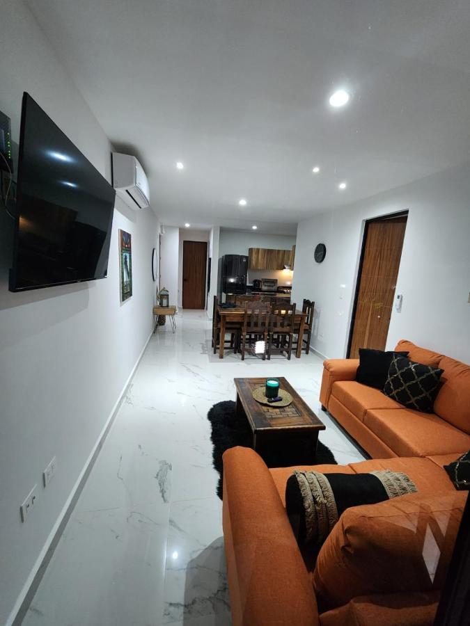 Astoria Gated Condos Канкун Екстериор снимка