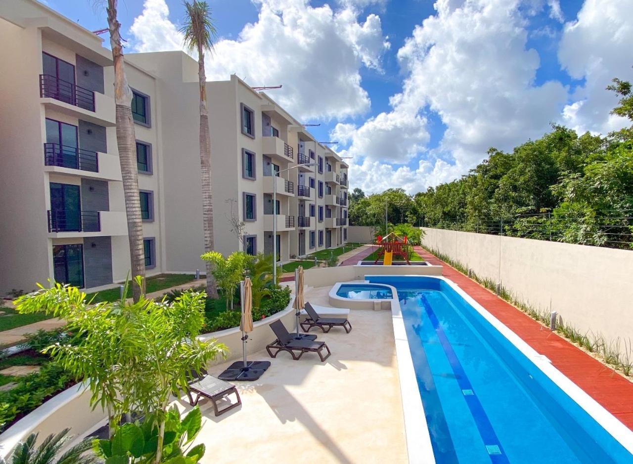 Astoria Gated Condos Канкун Екстериор снимка